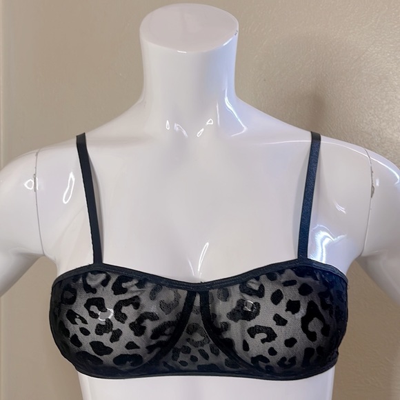 Bra + Thong - Picture 3 of 4